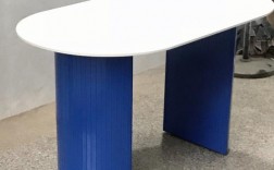 蓝色桌子怎么变白色（桌子蓝色配什么颜色比较好看）