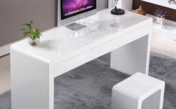 白色电脑桌（白色电脑桌脏了怎么清洗）