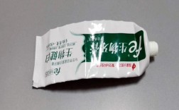 牙膏上有白色的小虫（牙膏留下的白色污染怎么去除）