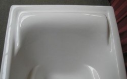 白色搪瓷浴缸裂纹（搪瓷浴缸掉漆怎么修补）