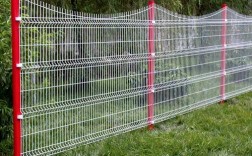 白色铁丝网围栏（白色铁丝网护栏图片）