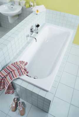 白色衣服擦浴缸番号（白色浴缸被衣服染色了怎么洗掉）-图2