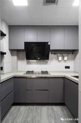 厨房灰色白色瓷砖（厨房灰色地砖白色墙砖配橱柜的颜色）-图3