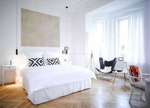 白色的卧室地板颜色（卧室铺白色地板好看吗）-图3