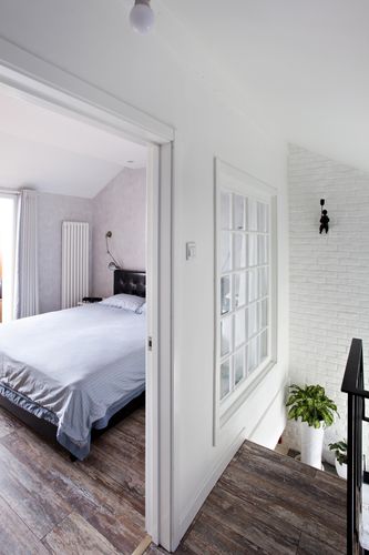 白色木窗卧室（白色木窗卧室图片）-图1