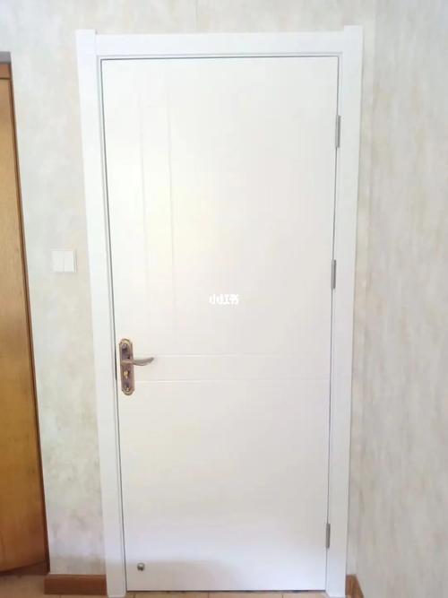 白色烤漆门钢板门（白色烤漆门容易变色吗）-图3