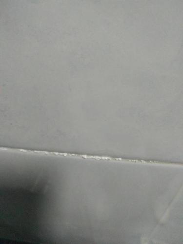 瓷砖缝隙白色（瓷砖缝隙白色晶体）-图1