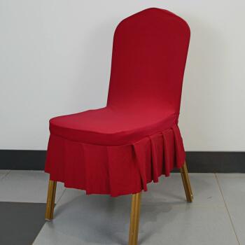 红色椅子白色桌子（红色桌布白色椅套）-图1
