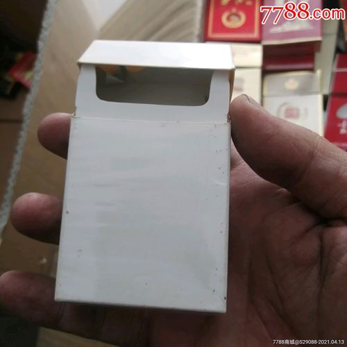 白色方盒子烟（白色烟盒的烟有哪些细烟）-图1