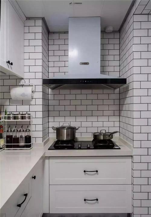 厨房白色瓷砖效果图（厨房白色瓷砖用什么颜色美缝剂效果图）-图1