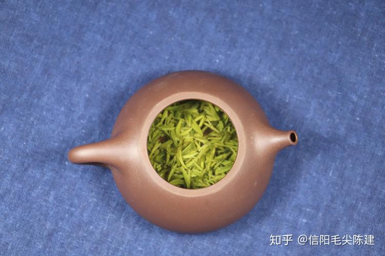 泡绿茶紫砂杯白色（紫砂杯泡绿茶有好处吗）-图2