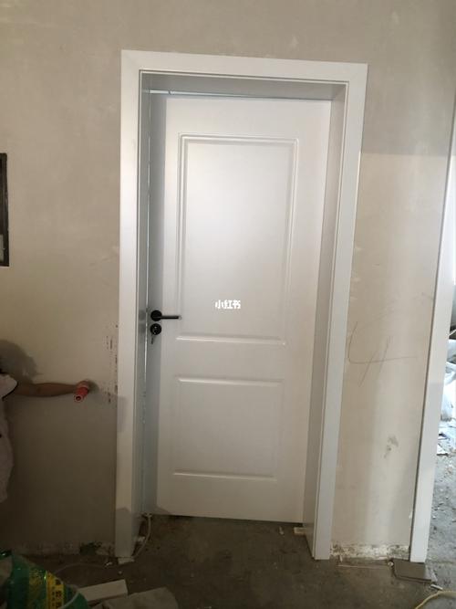 家里用白色的门（家里白色的门怎么清洁）-图2