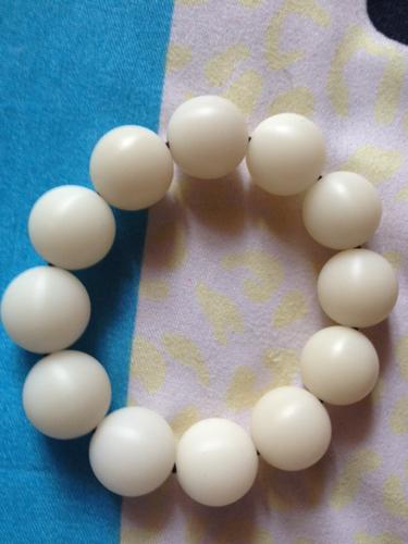 白色菩提珠子（白色菩提珠子有裂纹正常吗）-图2