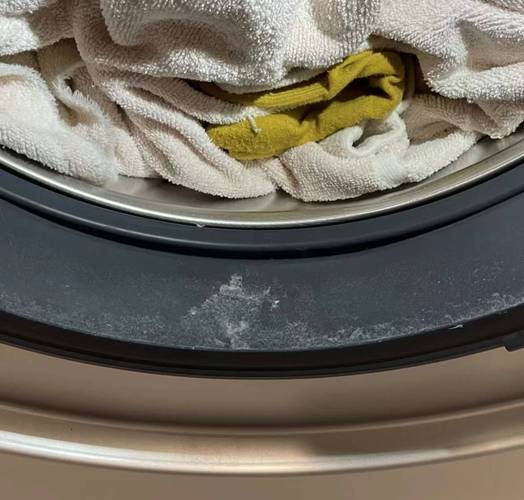 洗衣机白色黄（洗衣机黄色粘稠物）-图2