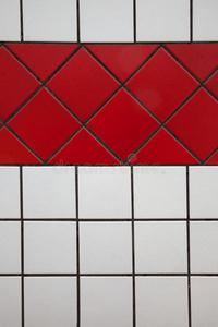白色瓷砖红色瓷砖（白色瓷砖和什么颜色瓷砖搭配）-图2