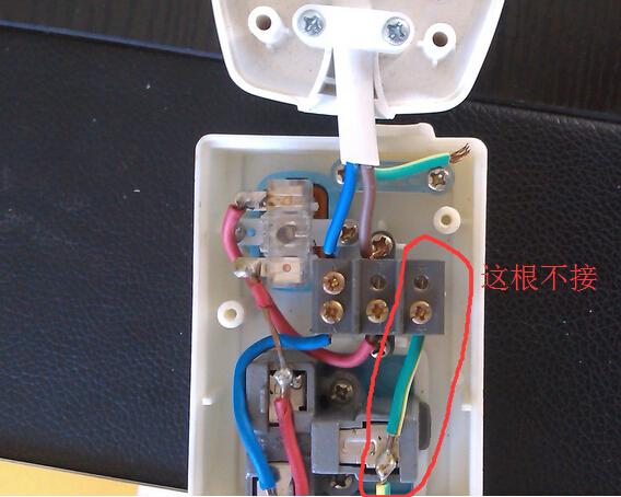 插排电路白色（插排电路白色是什么）-图1