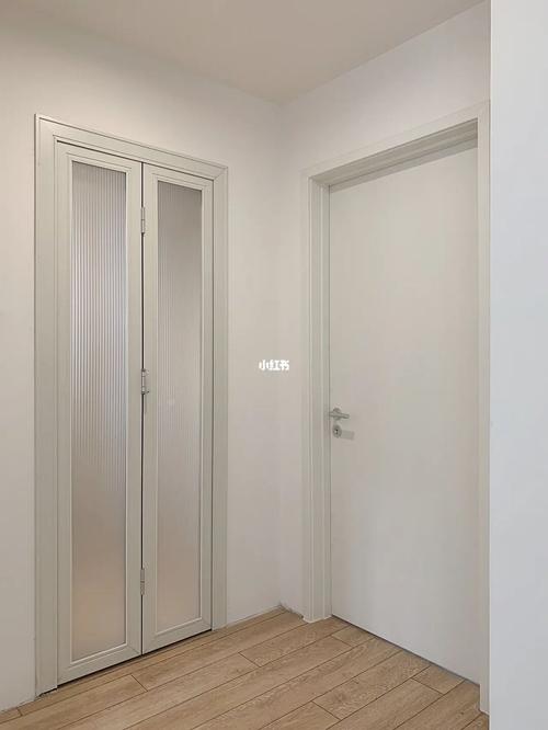 白色木门玻璃门（白色木门玻璃门好看吗）-图3