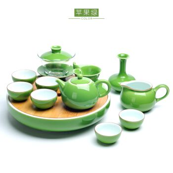 绿色和白色茶具（绿色和白色茶具哪个好看）-图1