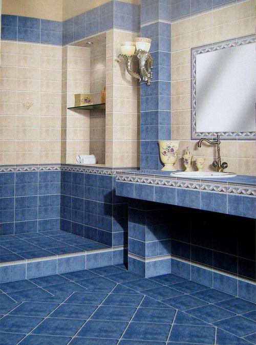 厕所墙砖蓝色白色（卫生间蓝色瓷砖）-图3