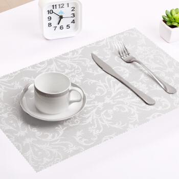 白色餐垫（白色餐桌配什么餐垫）-图2