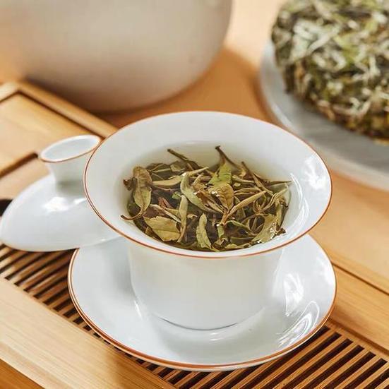 白色的茶水（白色的茶水是什么茶）-图2