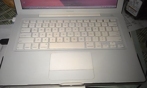 电脑桌白色的（电脑桌面一片白色东西怎么弄走）-图2