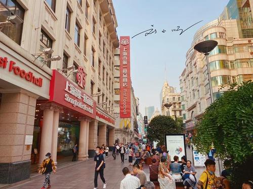 上海那个白色拍照商场（上海哪条街适合拍照）-图3