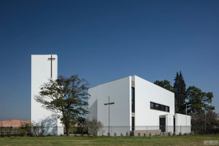 乡村白色教堂（白色教堂建筑）-图3